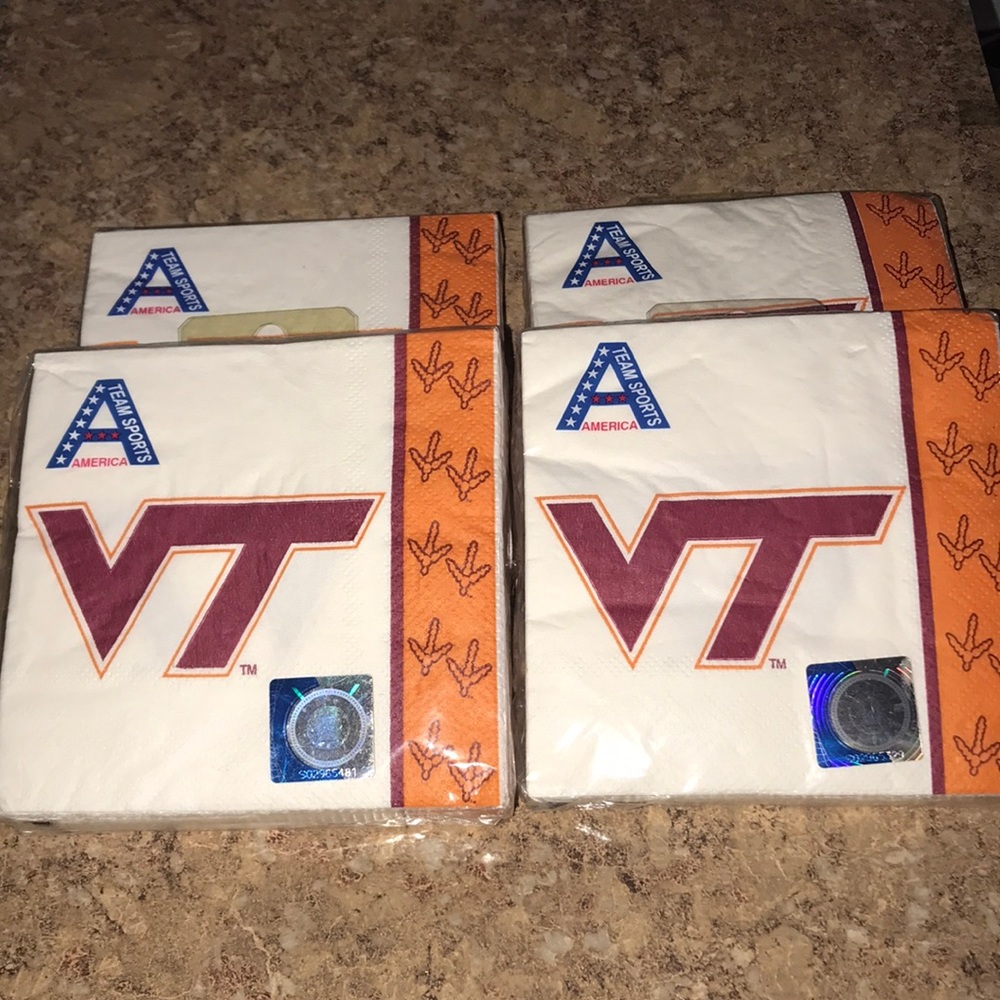 NIP Set/4 VT Napkins